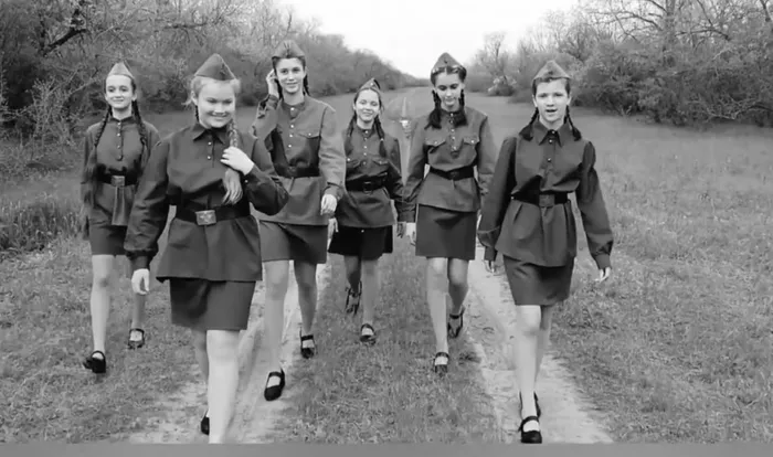 инсценировка «Юным мальчишкам и девчонкам, ушедшим на войну, посвящается»