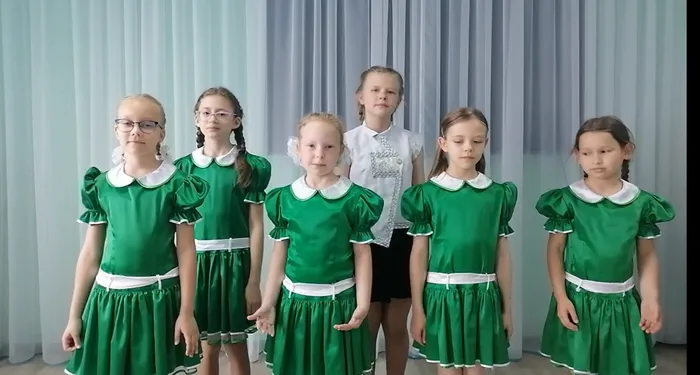 Вокальная группа ансамбля детской эстрадной песни «Веснушка» средняя группа