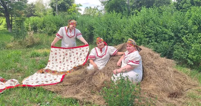 Коллектив Русские узоры   МКУК Тахтинское СКО