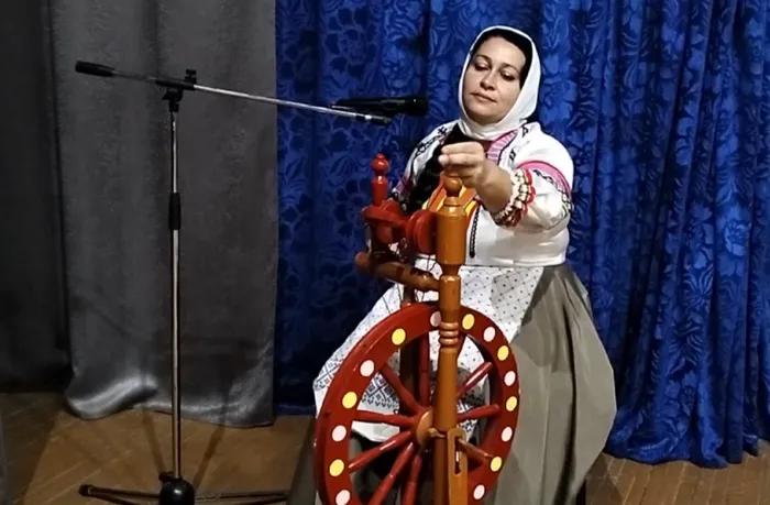 Гульгузимова Динара Мирзакеримовна, песня «Завалинка», МКУ «Винодельненский ДК», рук. Гульгузимова Д.М.